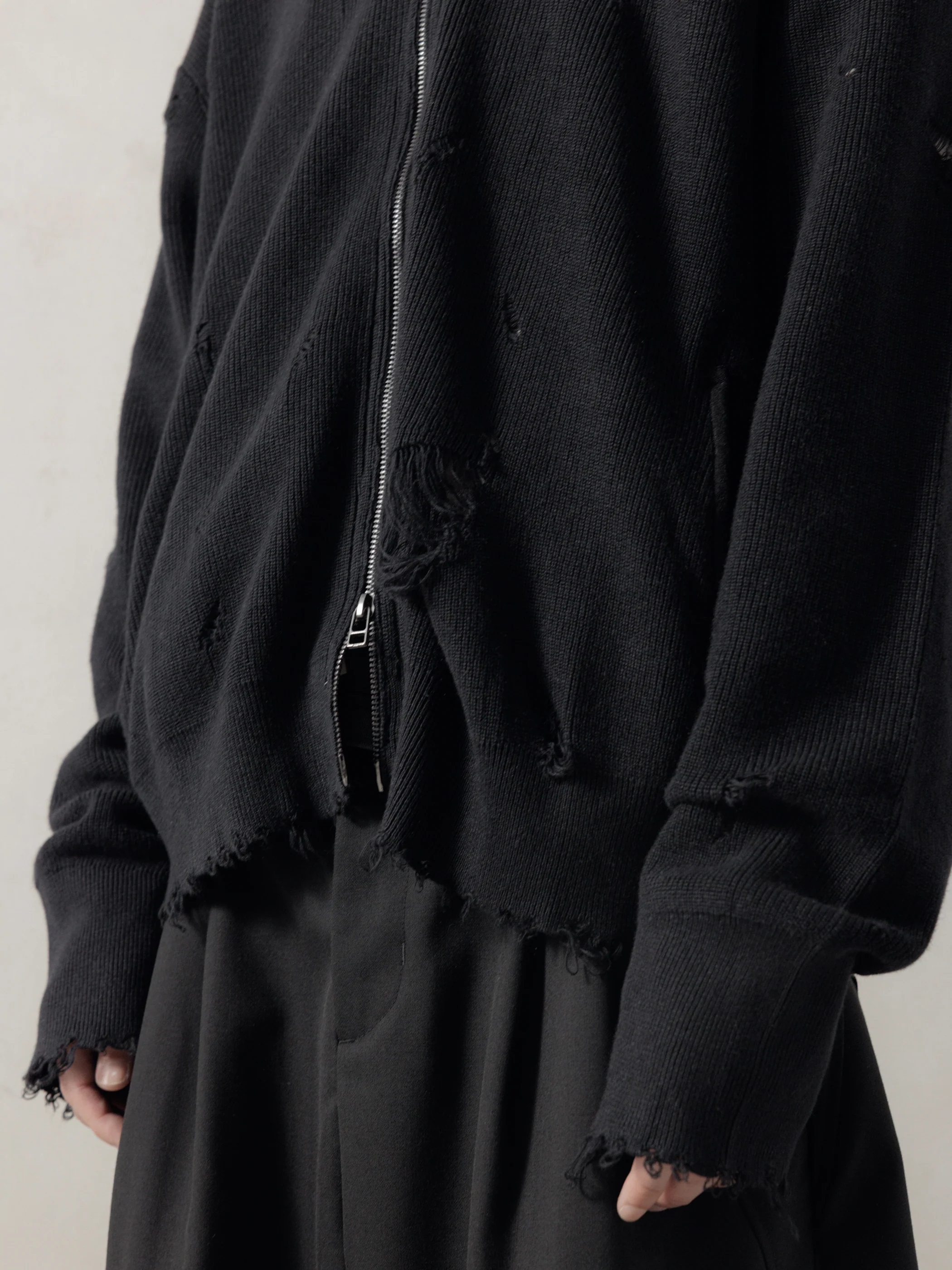 25FW|Destroyed Knit - Image 7