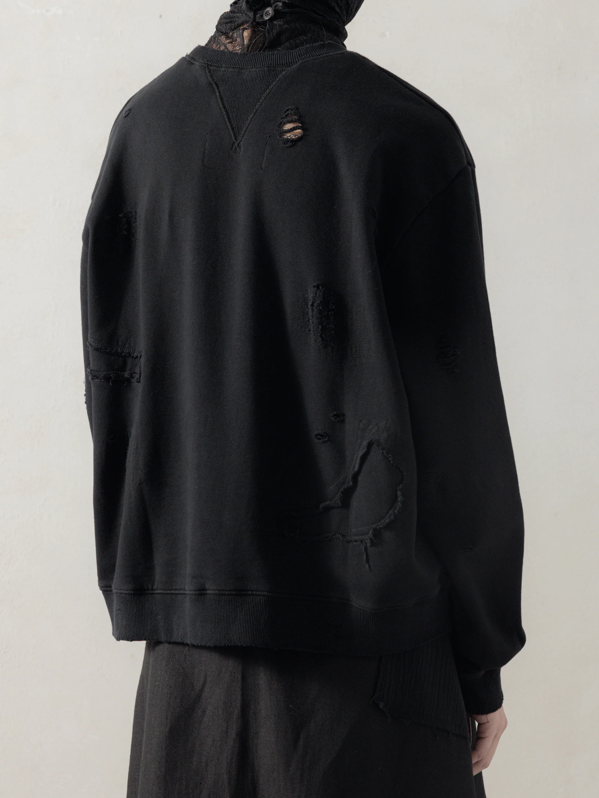 25FW|Double V Destroyed Sweater (Black) - Image 3