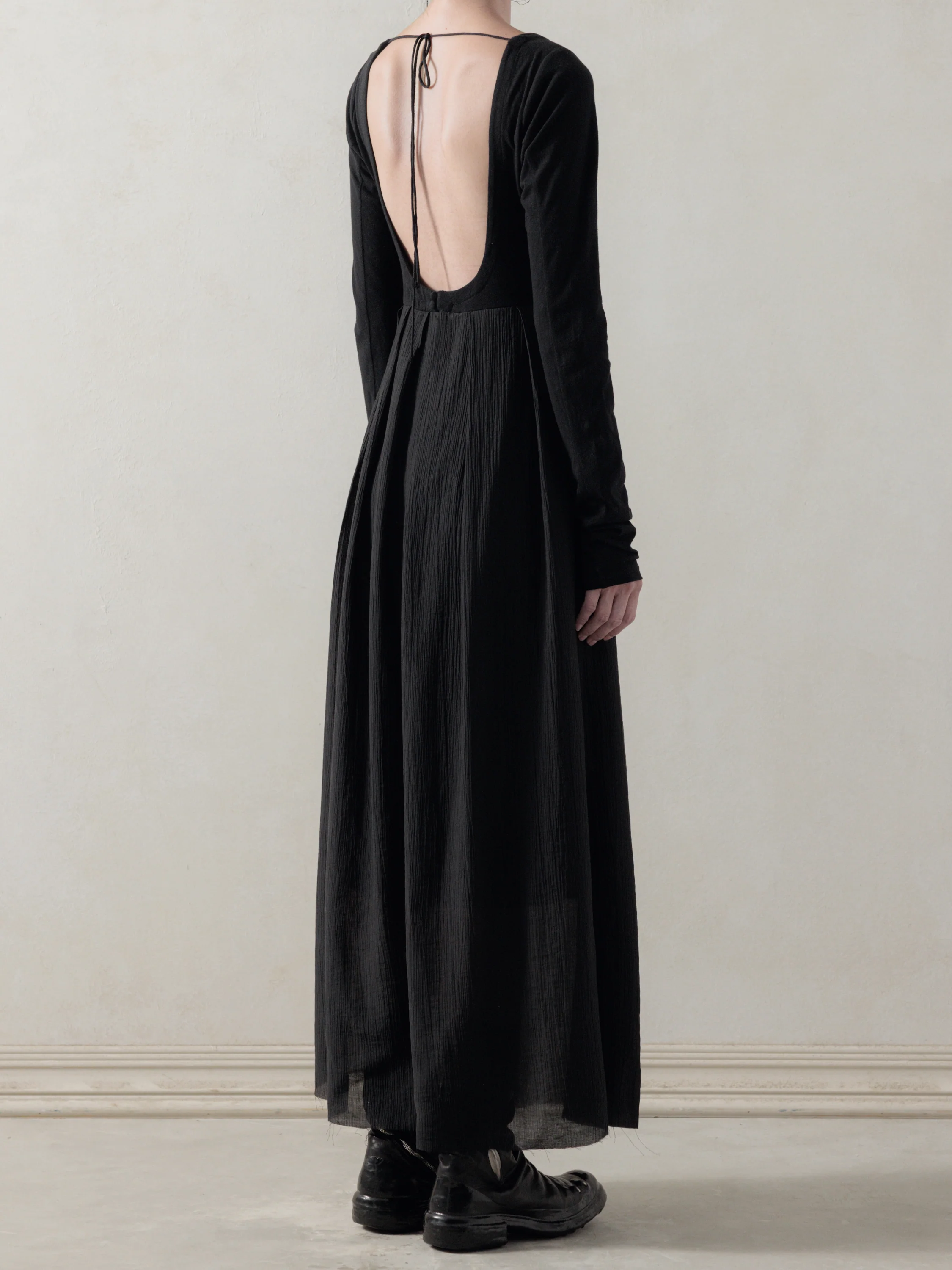 25FW WMS|Cut-out Dress - Image 3