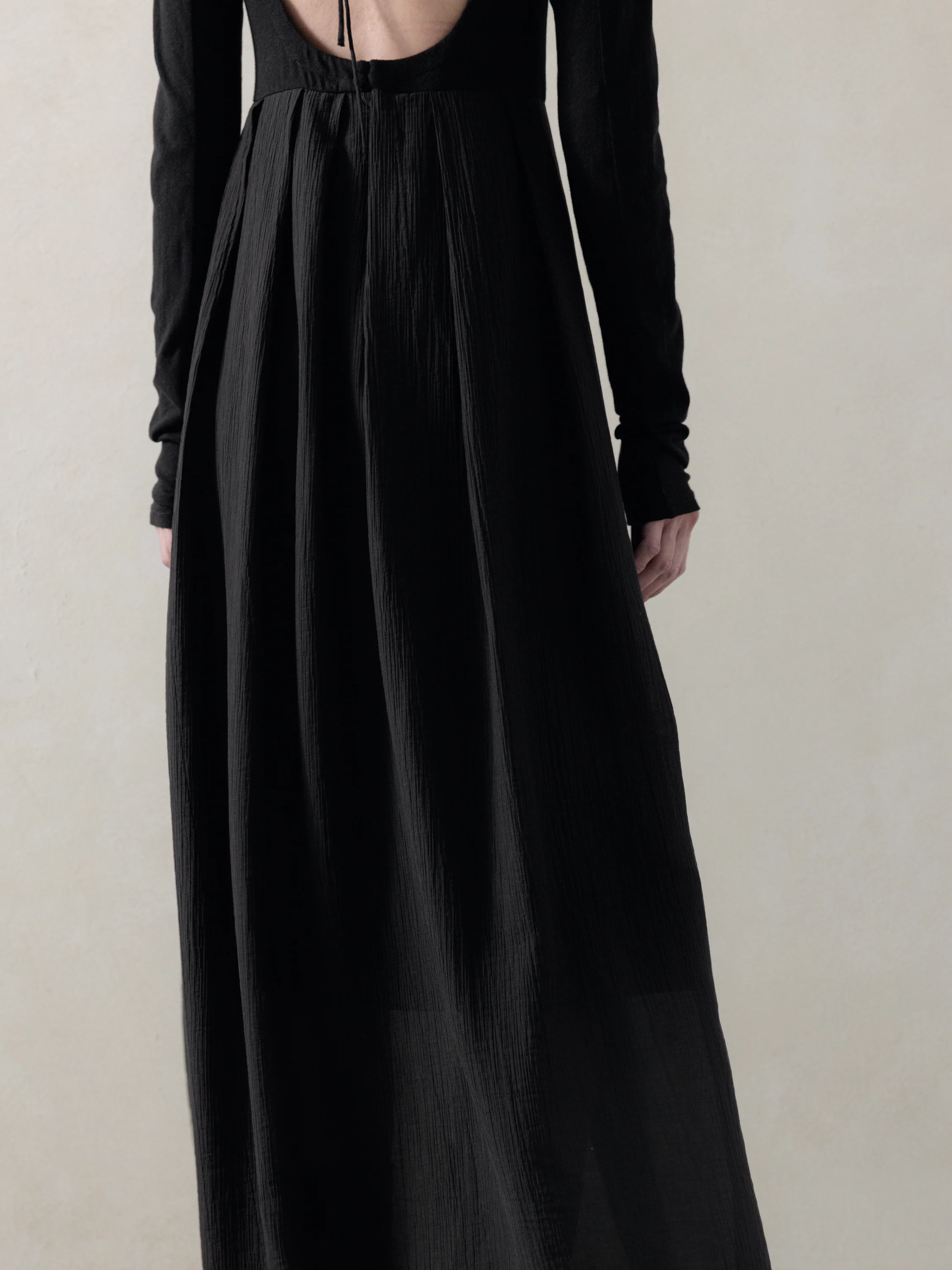 25FW WMS|Cut-out Dress - Image 5