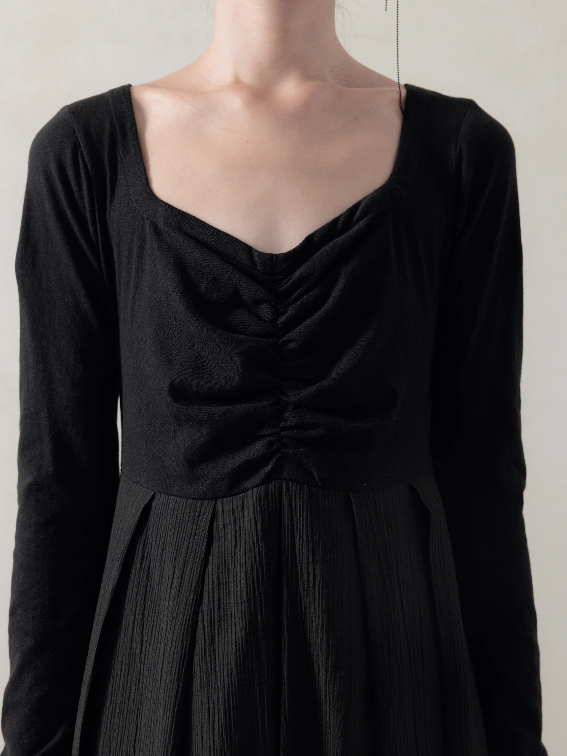 25FW WMS|Cut-out Dress - Image 7
