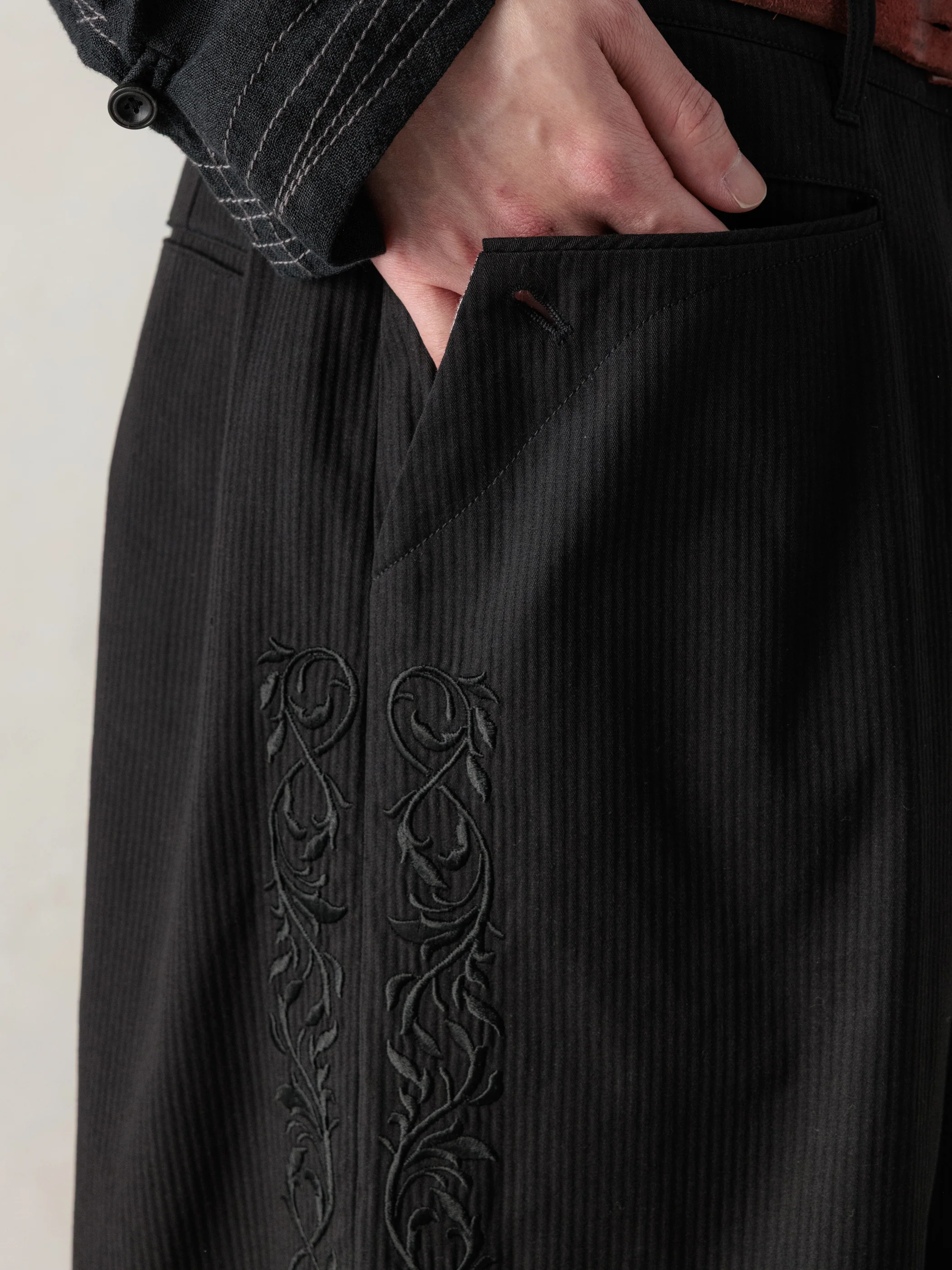 26SS|Embroidered Pants - Image 8