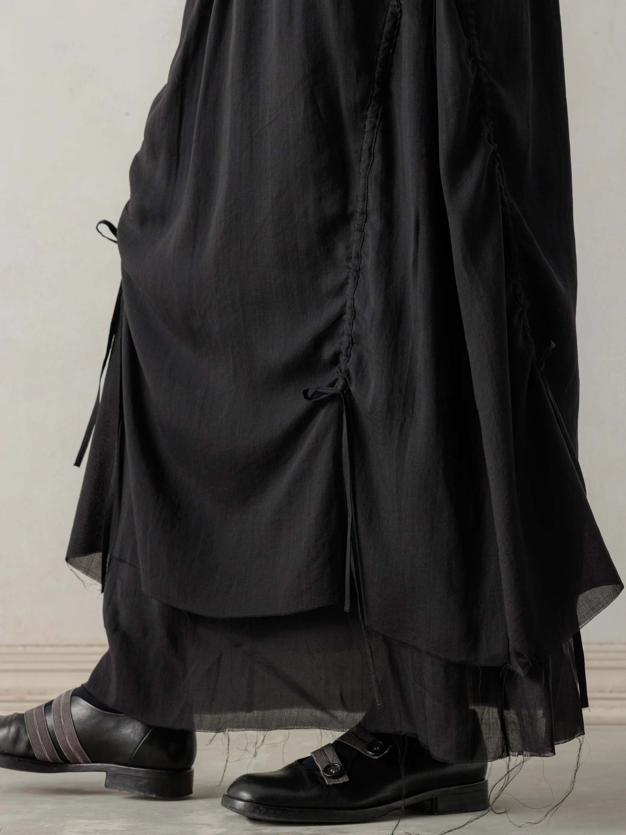26SS WMS|Cotton Pleated Midi Skirt (Black) - Image 5