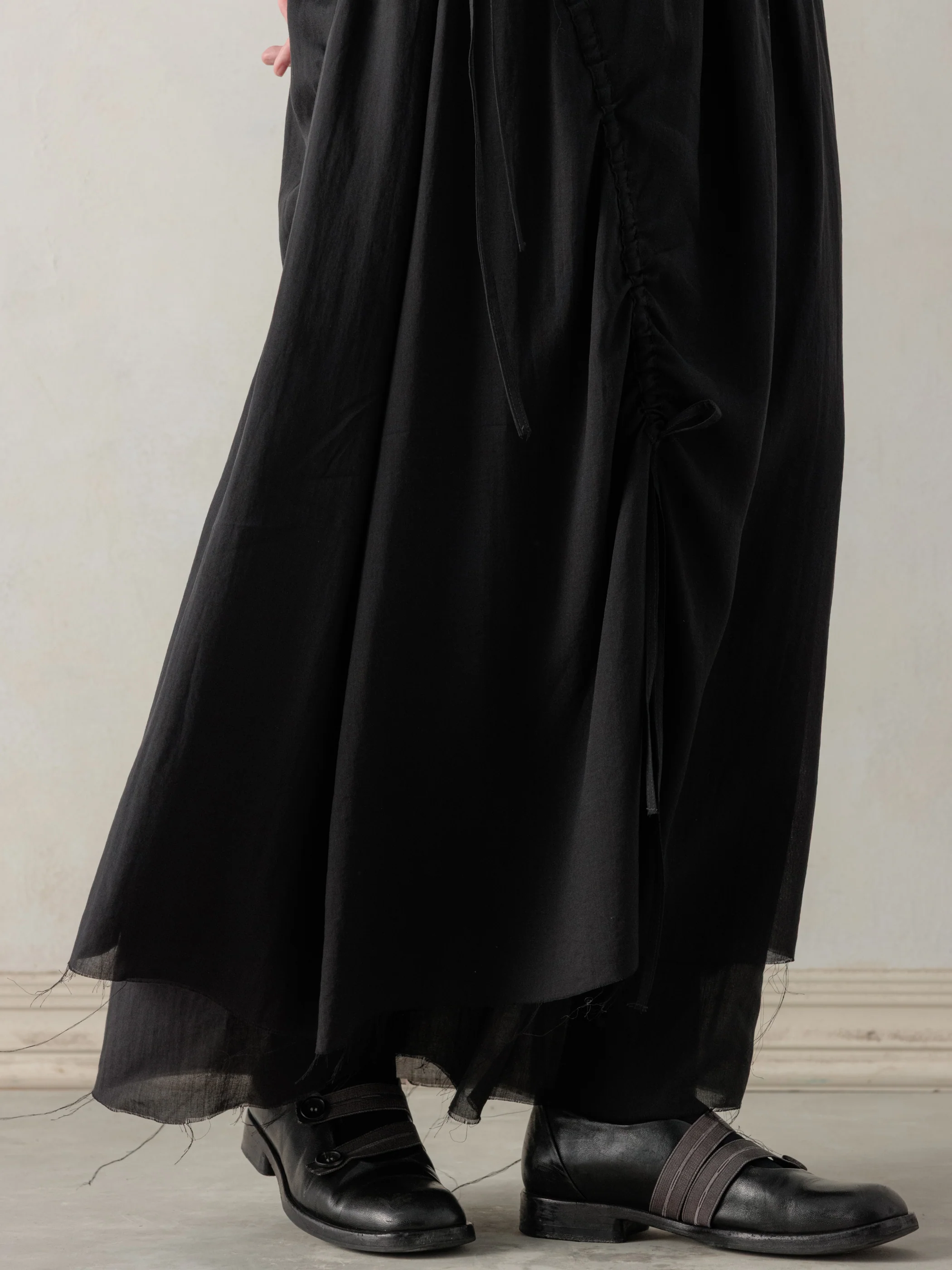26SS WMS|Cotton Pleated Midi Skirt (Black) - Image 6